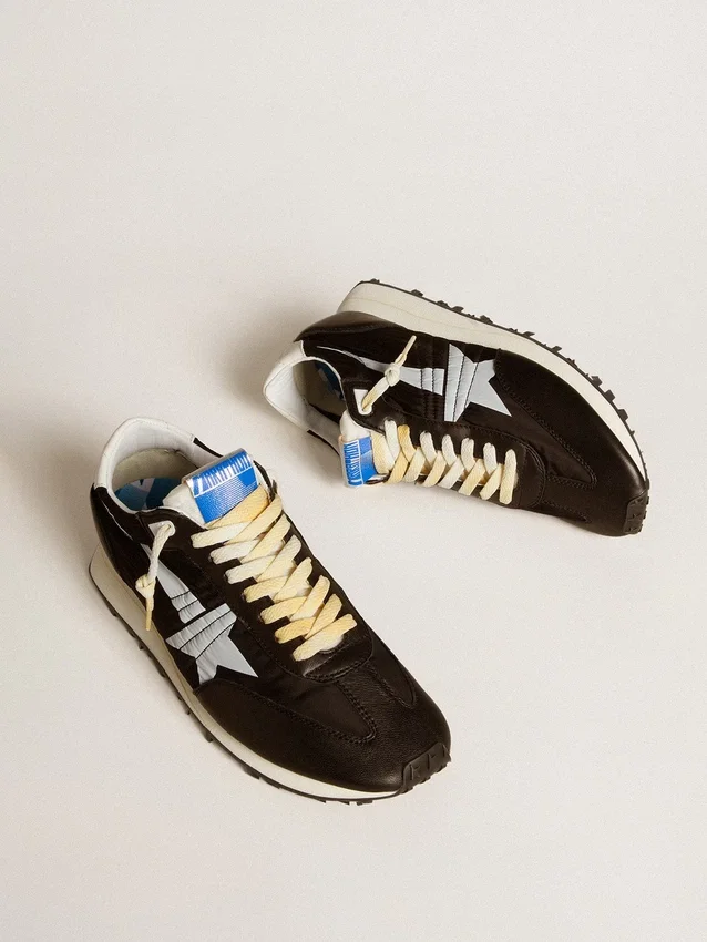 Marathon da uomo con tomaia in nylon nero e stella bianca