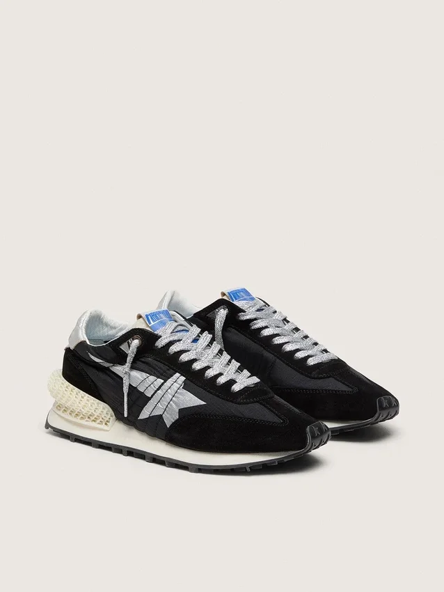 Marathon da donna con tomaia in nylon ripstop nero e stella argentata