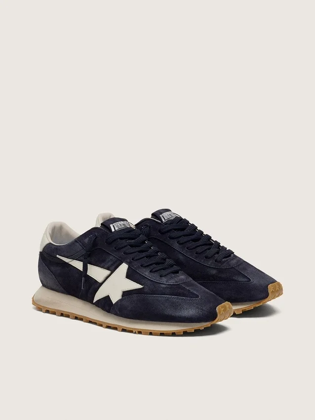 Marathon da donna in pelle scamosciata blu navy con stella e linguetta sul tallone in pelle