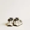 Marathon Young in nylon argento con stella nera e linguetta in pelle sul tallone