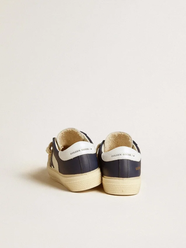 May Junior in pelle bianca e blu con stella e linguetta sul tallone in pelle