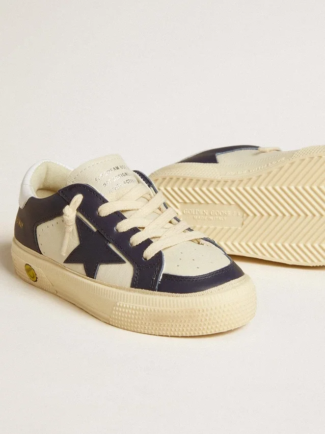 May Young in pelle bianca e blu con stella in pelle e linguetta sul tallone