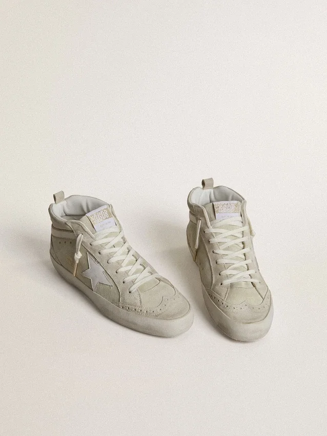 Mid Star in pelle scamosciata grigio chiaro con stella in pelle bianca