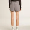 Mini shorts da donna grigi in lana a pied-de-poule