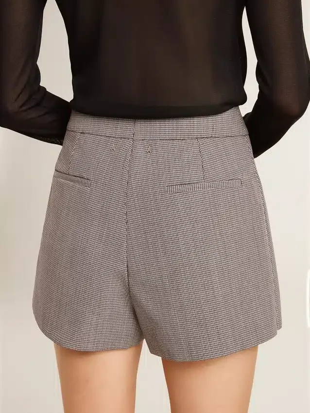 Mini shorts da donna grigi in lana a pied-de-poule