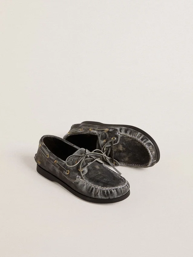 Mocassino Young Cruise in pelle nera invecchiata