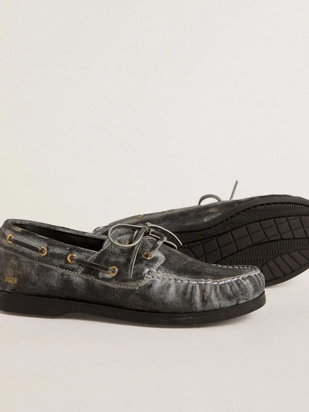 Mocassino Young Cruise in pelle nera invecchiata