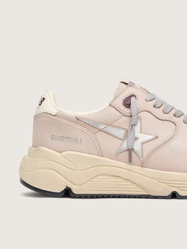 Modello da donna Running Sole in pelle rosa cipria con stella argentata