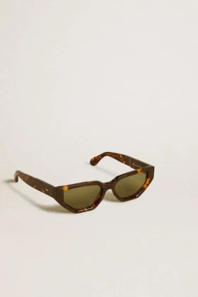 Occhiali da sole di forma rettangolare con montatura marrone Havana