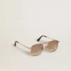 Occhiali da sole stile aviatore con montatura dorata e lenti beige