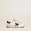 Old School Young in pelle bianca con stella in camoscio blu e linguetta sul tallone