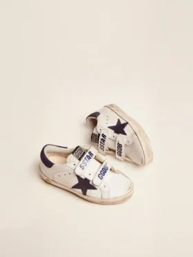 Old School Young in pelle bianca con stella in camoscio blu e linguetta sul tallone