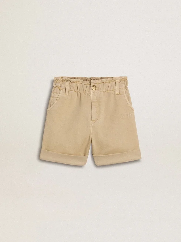 Pantaloncini da bambina color sabbia con logo ricamato