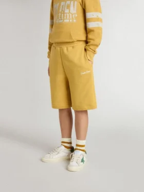 Pantaloncini da jogging per bambini in giallo ocra con ricami