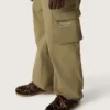Pantaloni cargo da bambino Journey in gabardina di cotone verde militare con stampa
