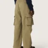 Pantaloni cargo da bambino Journey in gabardina di cotone verde militare con stampa