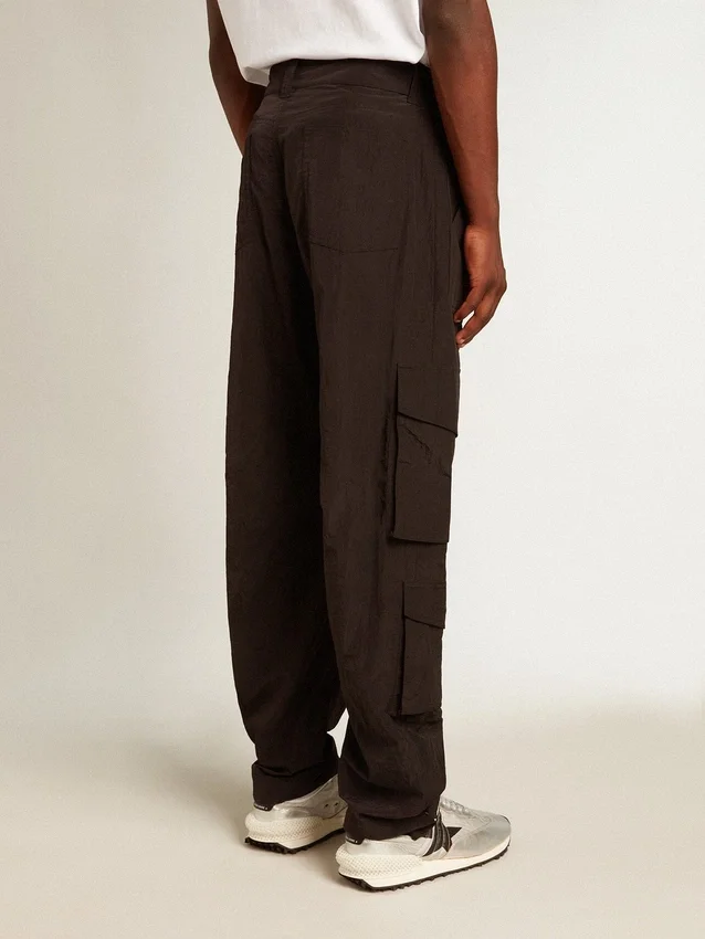 Pantaloni cargo in nylon ripstop di colore nero