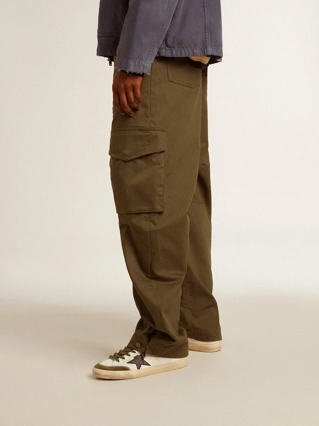 Pantaloni cargo verde oliva