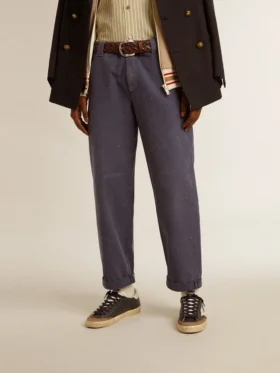 Pantaloni chino da uomo blu con effetto vissuto
