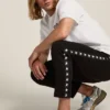 Pantaloni da jogging da uomo neri con stelle bianche sui lati