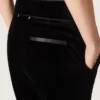 Pantaloni svasati slim fit da donna in velluto di cotone nero