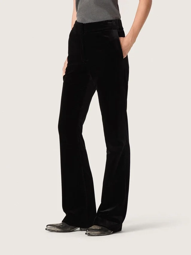 Pantaloni svasati slim fit da donna in velluto di cotone nero