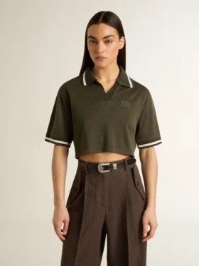 Polo corta da donna in jersey verde militare con ricami