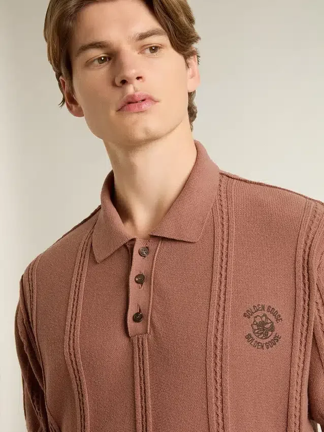 Polo da uomo color mattone con logo ricamato.