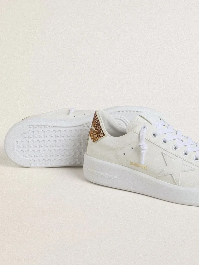 Purestar da donna con stella in pelle bianca e linguetta sul tallone con cristalli marroni