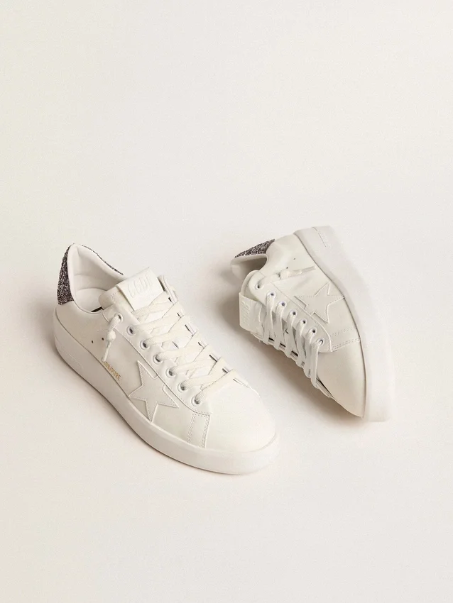 Purestar da donna con stella in pelle bianca e linguetta sul tallone glitterata antracite