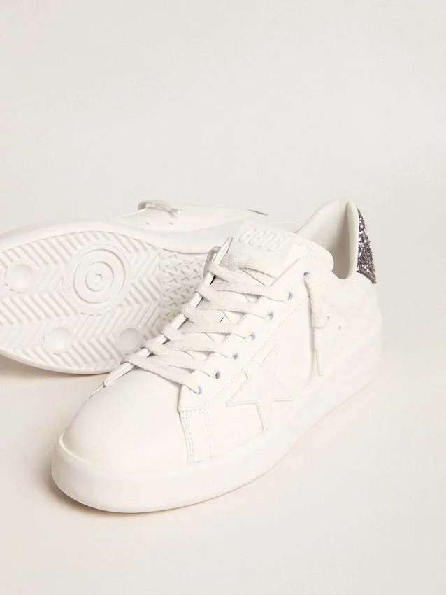 Purestar da donna con stella in pelle bianca e linguetta sul tallone glitterata antracite