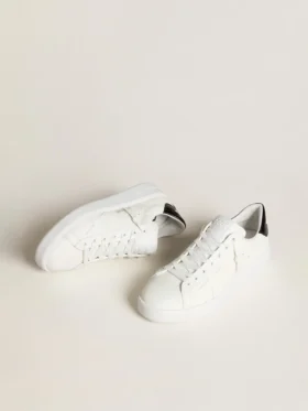 Purestar da donna con stella in pelle e linguetta sul tallone in vernice nera