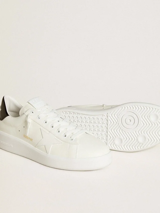 Purestar da uomo con stella in pelle e linguetta sul tallone in vernice nera