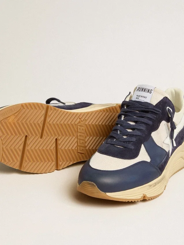 Running Sole in mesh color crema e pelle blu con una stella in pelle bianca