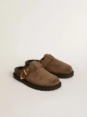 Sabot da donna Lucy in pelle scamosciata grigio tortora con fibbia in metallo dorato