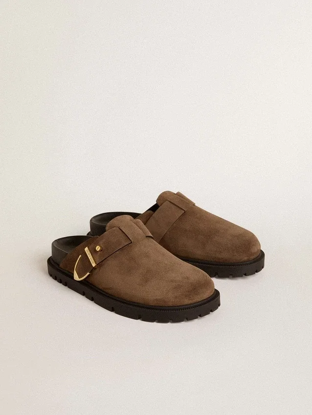 Sabot da donna Lucy in pelle scamosciata grigio tortora con fibbia in metallo dorato