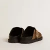 Sabot da donna Lucy in pelle scamosciata grigio tortora con fibbia in metallo dorato