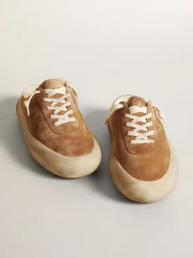 Sabot da donna Space-Star in pelle scamosciata color tabacco con stella traforata