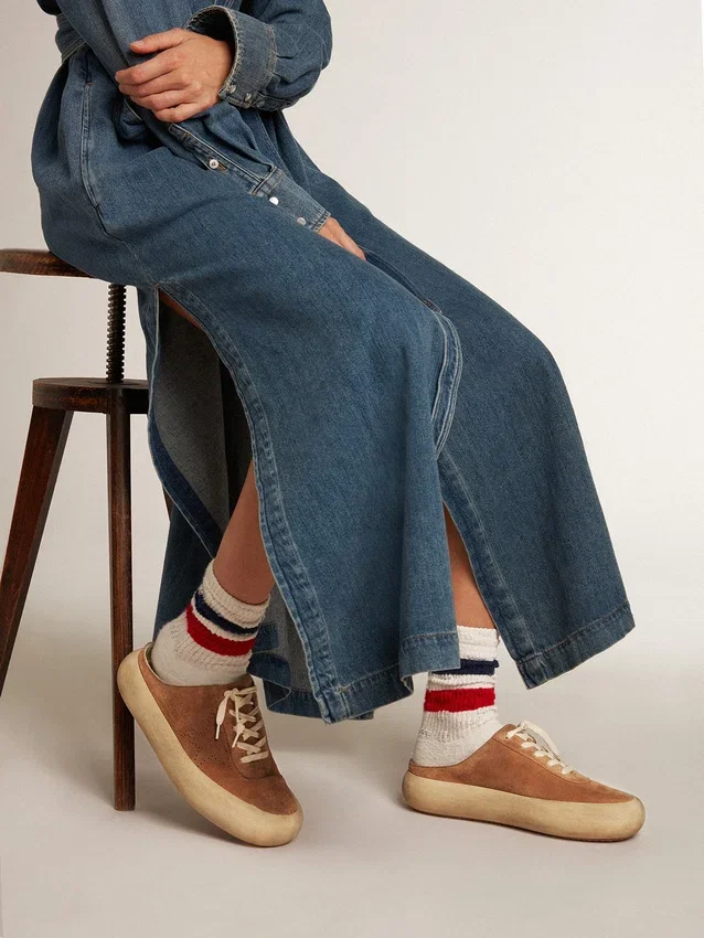 Sabot da donna Space-Star in pelle scamosciata color tabacco con stella traforata