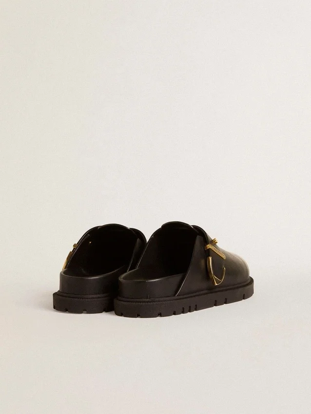 Sabot Lucy da donna in pelle nera lucida con fibbia in metallo dorato