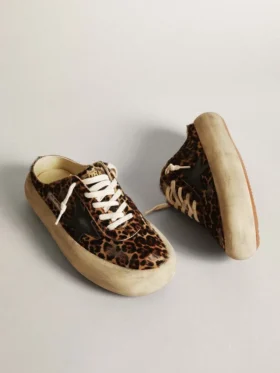 Sabot Space-Star da donna in pelle di pony con stampa leopardata e stella nera