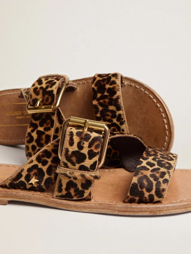 Sandali piatti da donna Margaret in pelle di pony con stampa leopardata