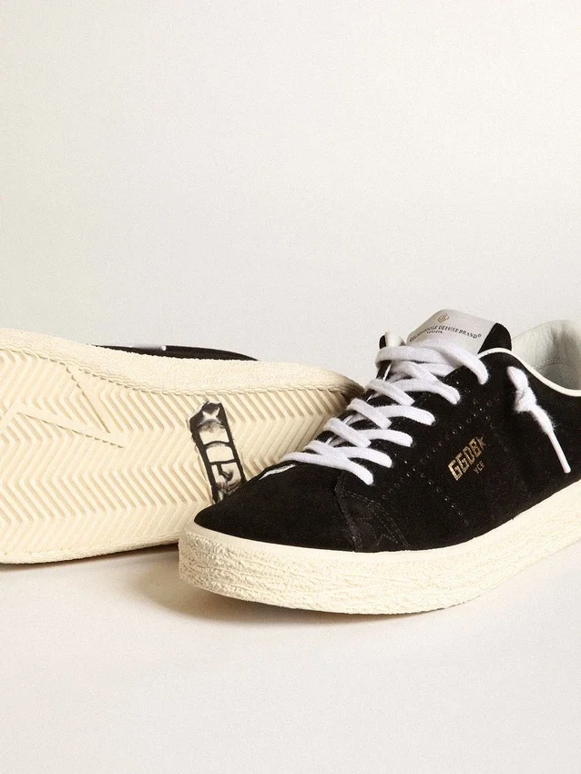 Scarpe da tennis da donna in pelle scamosciata nera con linguetta sul tallone in pelle bianca