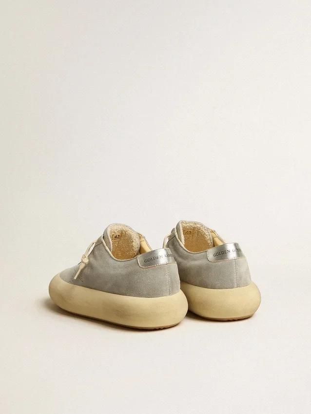 Scarpe da uomo Space-Star in pelle scamosciata grigio ghiaccio con stella traforata