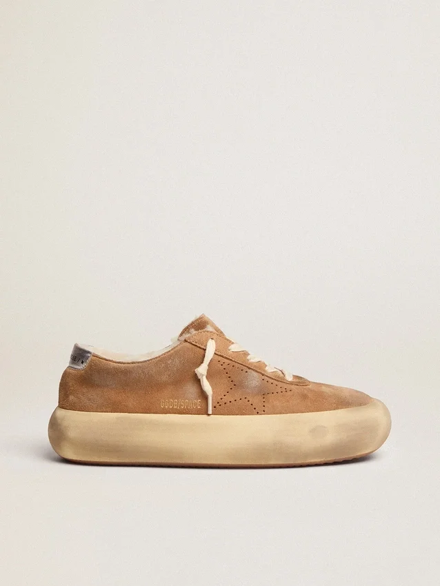 Scarpe Space-Star da donna in pelle scamosciata color tabacco con fodera in shearling