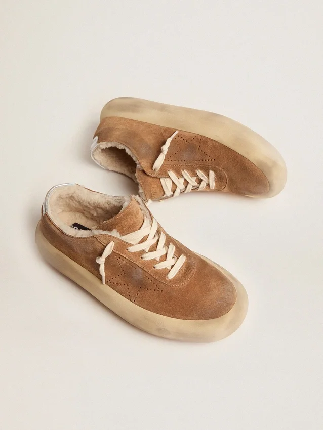Scarpe Space-Star da donna in pelle scamosciata color tabacco con fodera in shearling