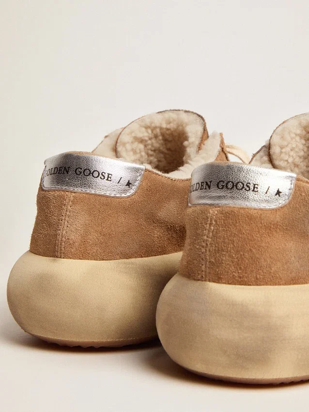 Scarpe Space-Star da donna in pelle scamosciata color tabacco con fodera in shearling