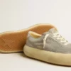 Scarpe Space-Star da donna in pelle scamosciata grigio ghiaccio con stella traforata