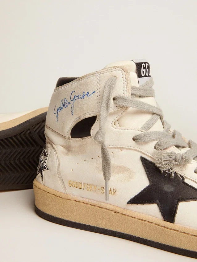 Sky-Star in pelle bianca con stella in pelle nera