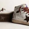 Sky-Star da donna in nappa bianca con stella in pelle scamosciata color cioccolato